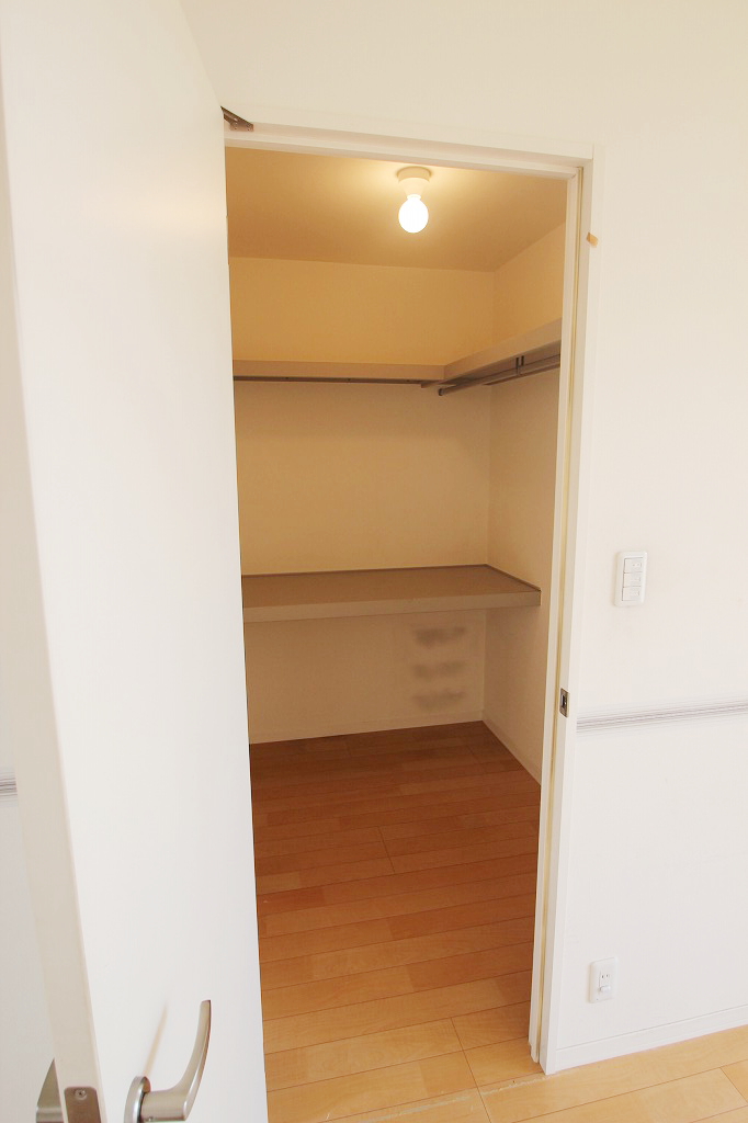 Receipt. It is a reference photograph of the inverted type