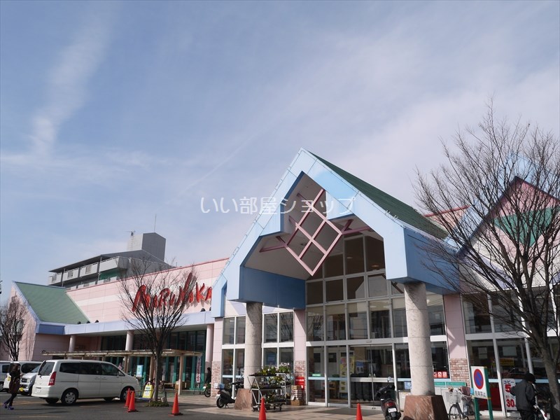 Supermarket. Marunaka Gunge store up to (super) 894m