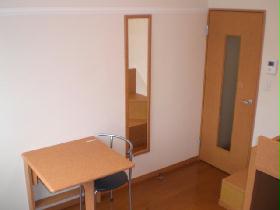 Living and room. 1F flooring, 2F carpet