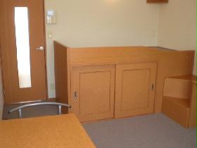 Living and room. 2F is a photograph