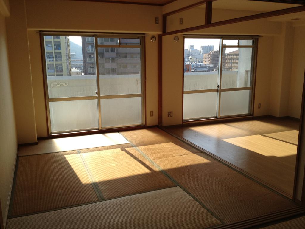 Living and room. Japanese and Western