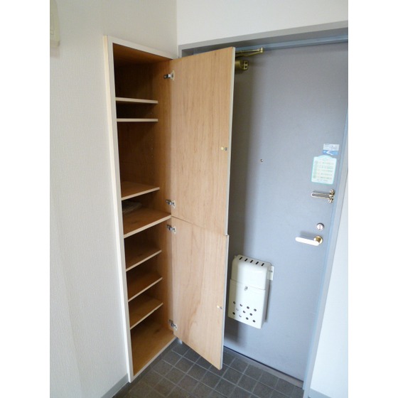 Entrance. Cupboard