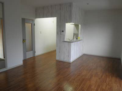 Living and room. B over 202 Face-to-face kitchen