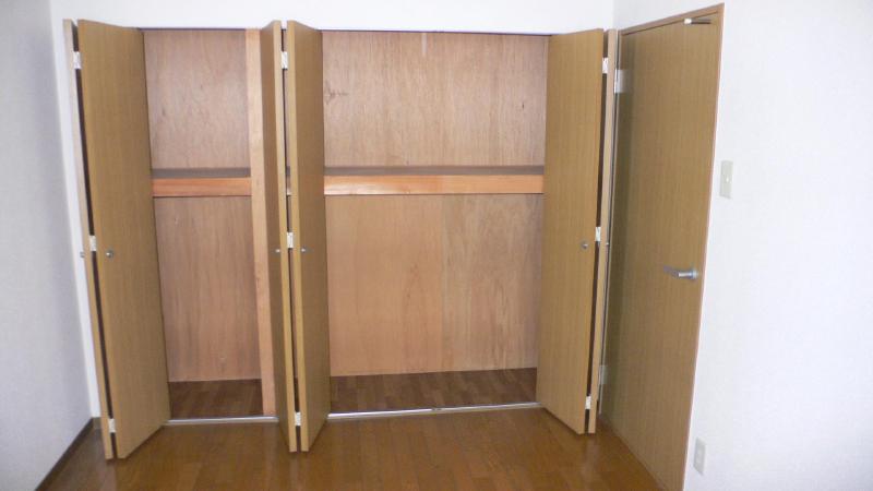 Other room space. closet