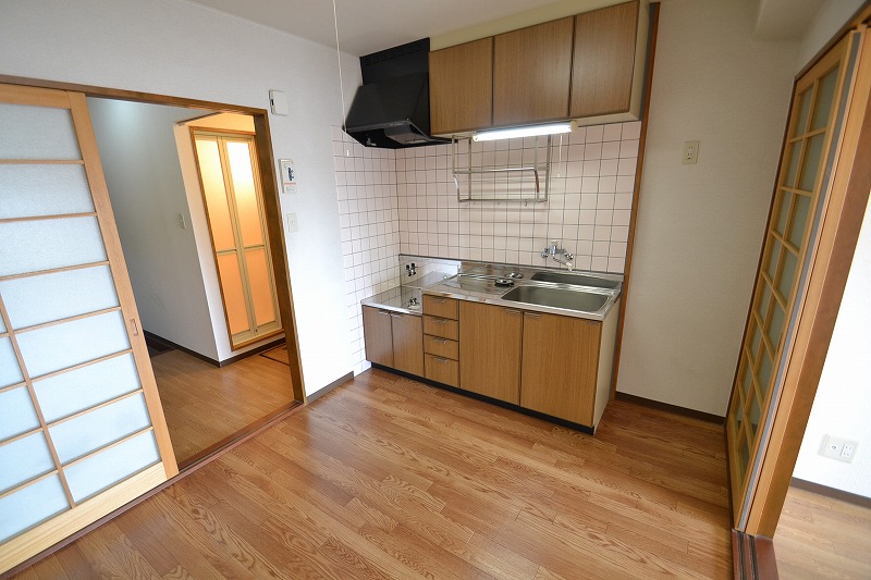 Kitchen. Gas stove installation Allowed