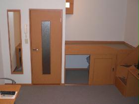 Living and room. 1F flooring, 2F carpet