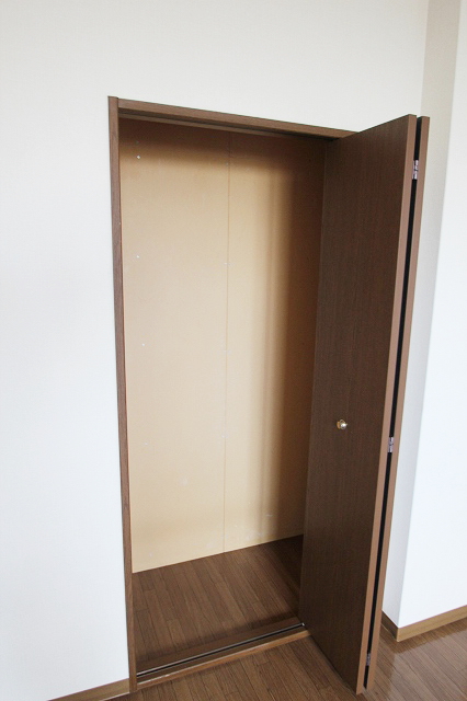 Receipt. It is a reference photograph of the inverted type