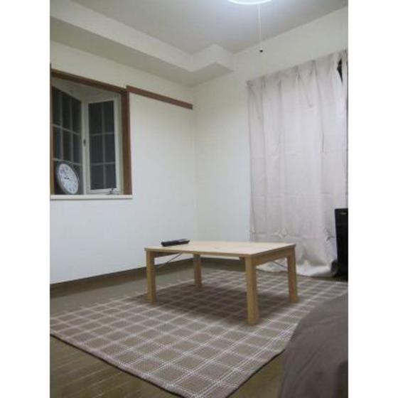 Living and room. Room (Model Room)