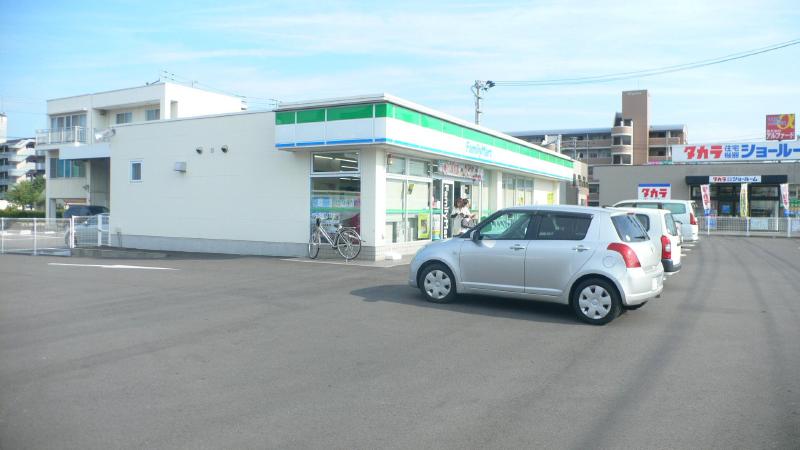 Other. A 1-minute walk from a convenience store