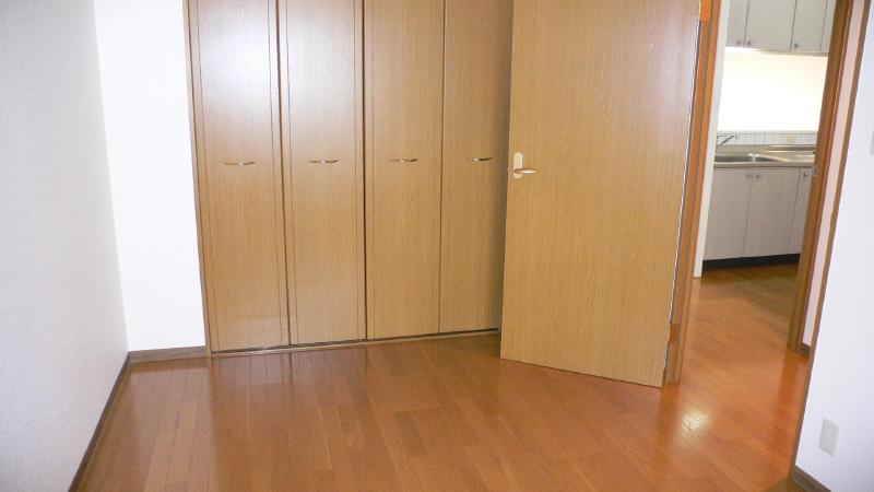 Other room space. closet