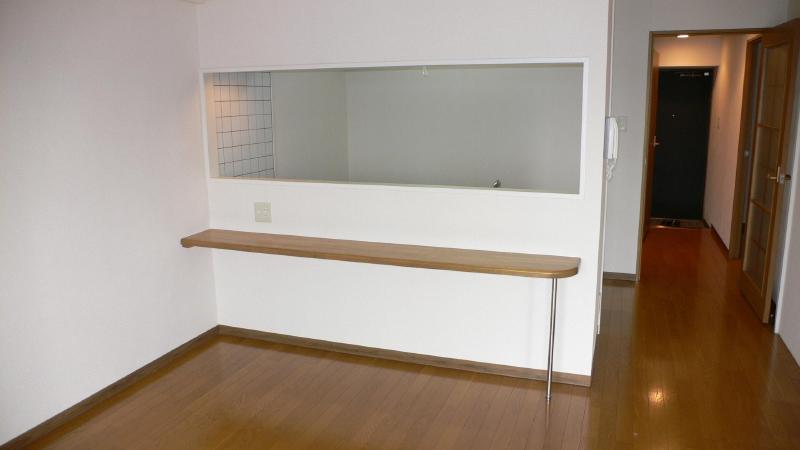 Living and room. Counter Kitchen