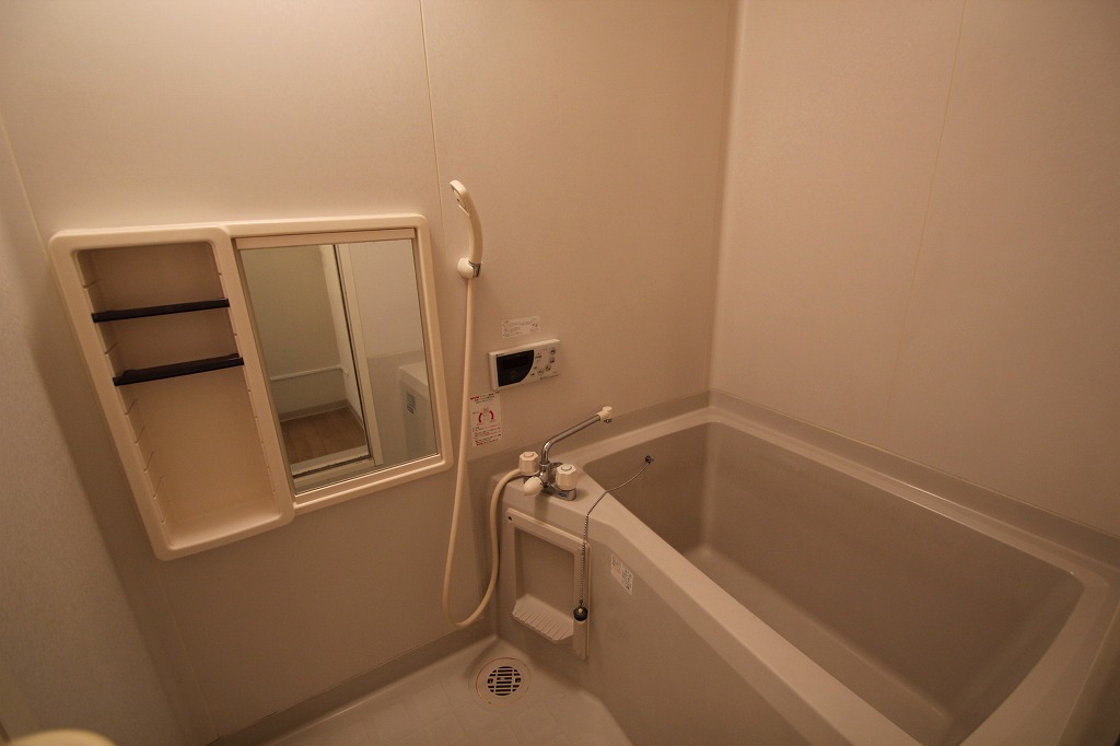 Bath.  ※ Is a reference photograph of the same type (C105 Room No.)!