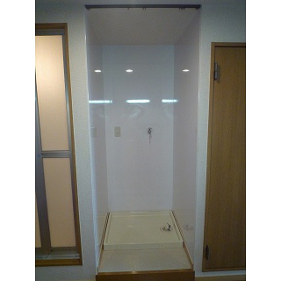 Washroom. Laundry Area