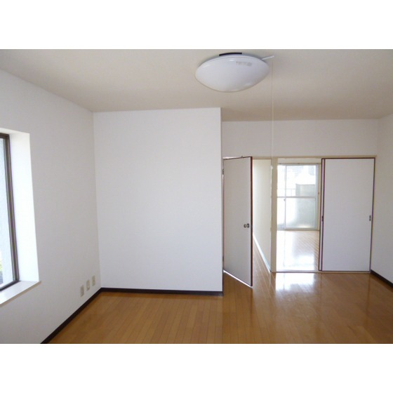 Living and room. DK8.0 Pledge