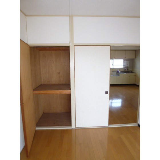 Other room space. Western-style 6.0 Pledge west