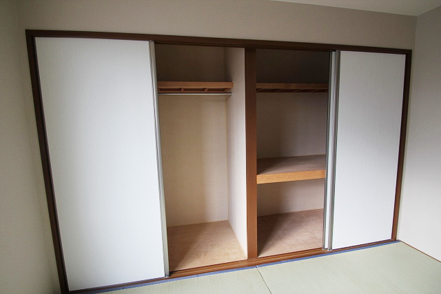 Receipt. It is a reference photograph of the inverted type