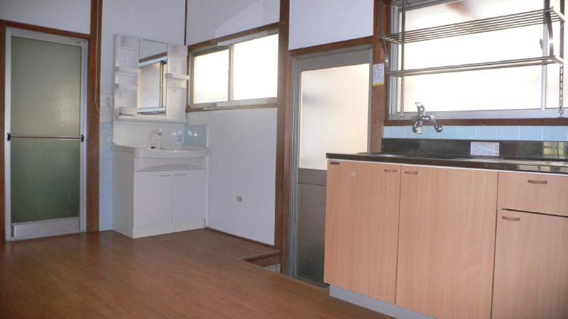 Washroom. Shampoo dresser