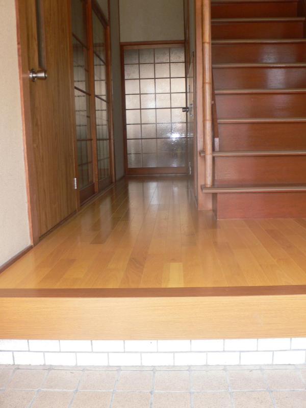 Entrance. Entrance spacious