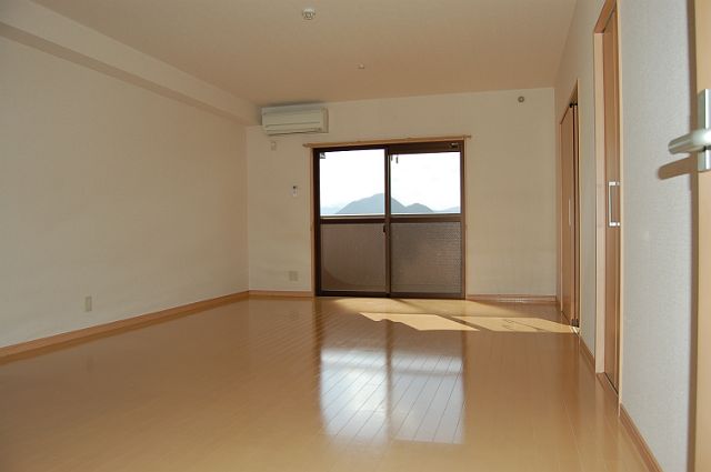 Living and room. LDK15 is tatami