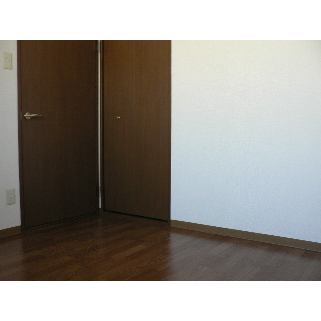 Other room space. Western room