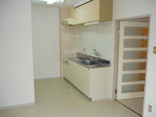 Living and room. Sink is beautiful.