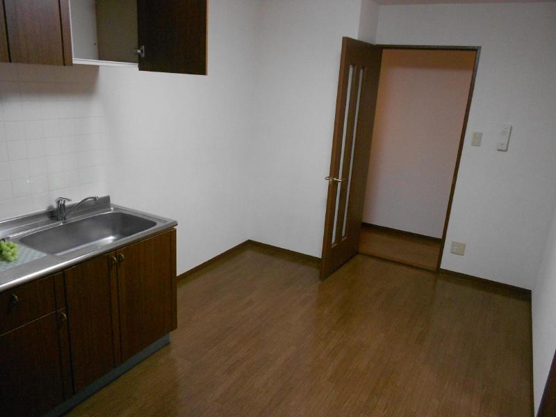 Living and room. There inversion type