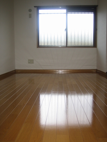 Other room space. North 7 Pledge Western-style