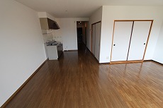 Living and room. We are living beyond wide 16 Pledge