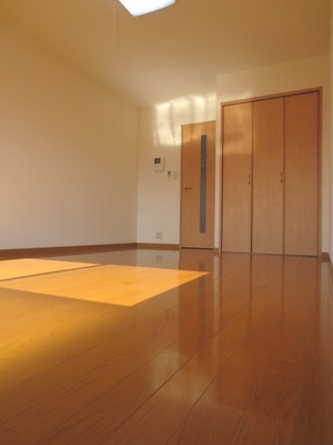 Living and room. Western-style 10 Pledge. Air conditioning ・ Lighting equipment also Installed