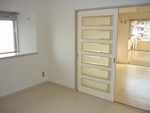 Other room space. It comes with a bay window by the corner room.