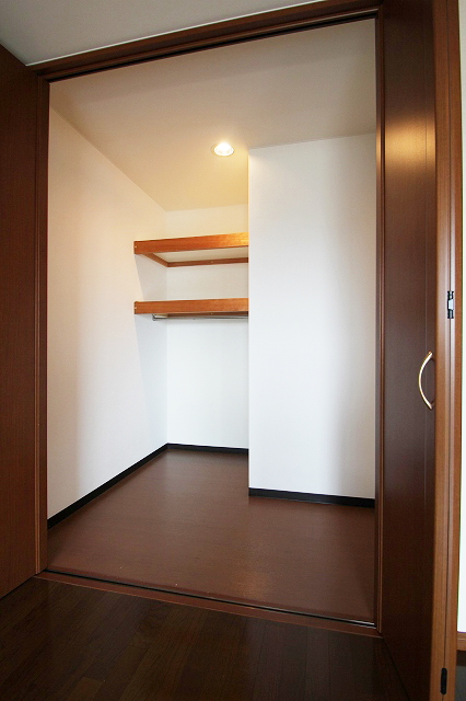 Receipt. It is a reference photograph of the inverted type