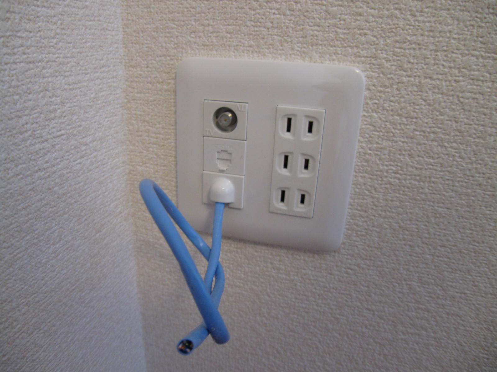 Other Equipment. Internet use fee is a whopping free! ! !