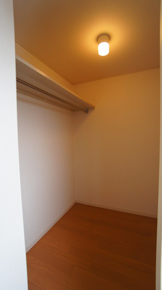 Receipt. Walk-in closet