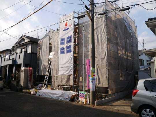 Local appearance photo. It is also a good many living environment commercial facilities around in the quiet residential area. It is also a good per sun in the south road.