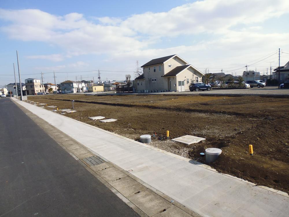 Local photos, including front road. Local (January 2014) Shooting