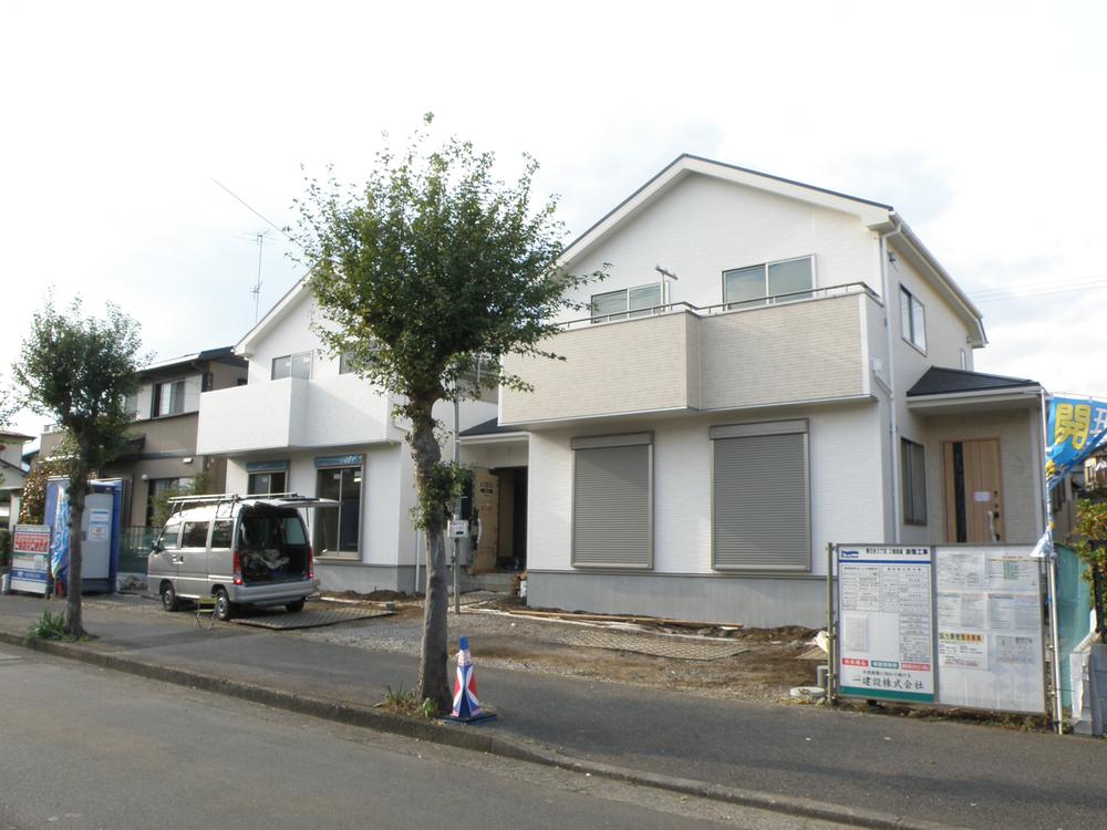 Local photos, including front road. Local (11 May 2013) Shooting