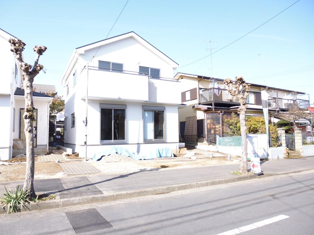 Local appearance photo. Local (11 May 2013) shooting Building 2