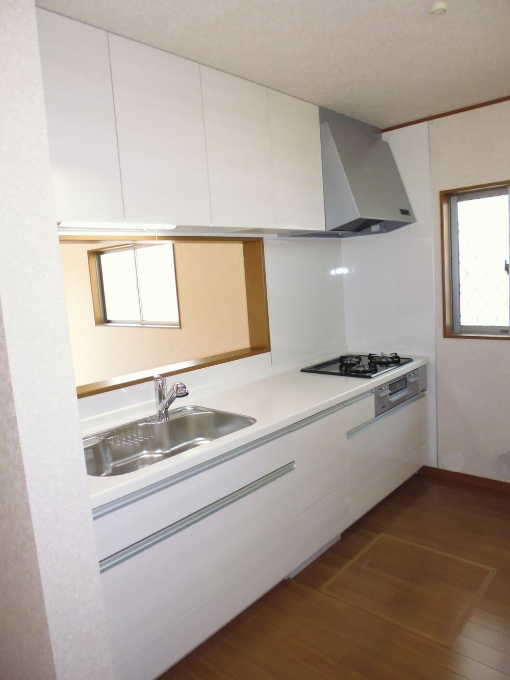 Kitchen. Local (11 May 2013) Shooting Building 2