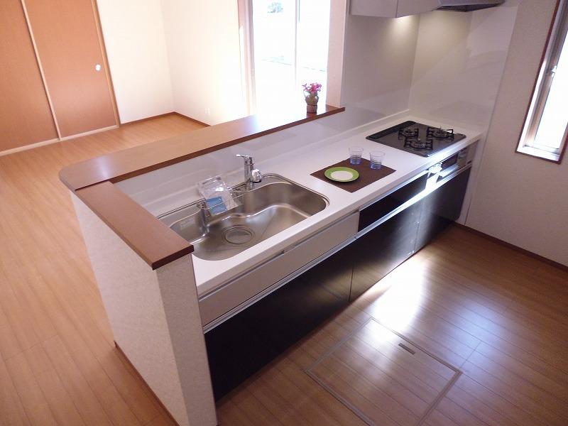 Kitchen. Indoor (10 May 2013) Shooting Building 2