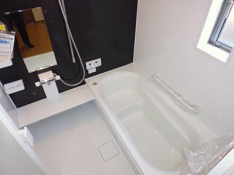 Bathroom. Indoor (10 May 2013) Shooting