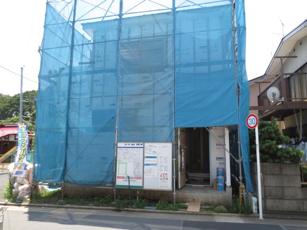 Local appearance photo. Local (August 2013) with the shooting southeast corner lot, Day open feeling good