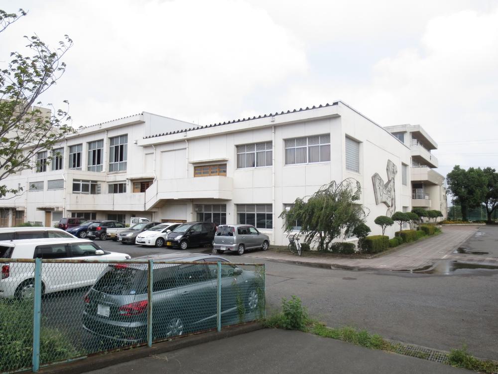 Junior high school. Aikawa Municipal Aikawa 1100m to East Junior High School