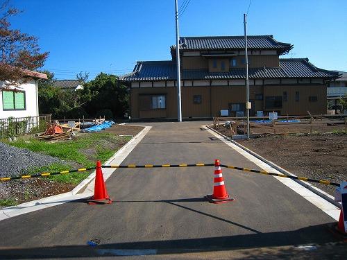 Local photos, including front road. Local (10 May 2013) Shooting