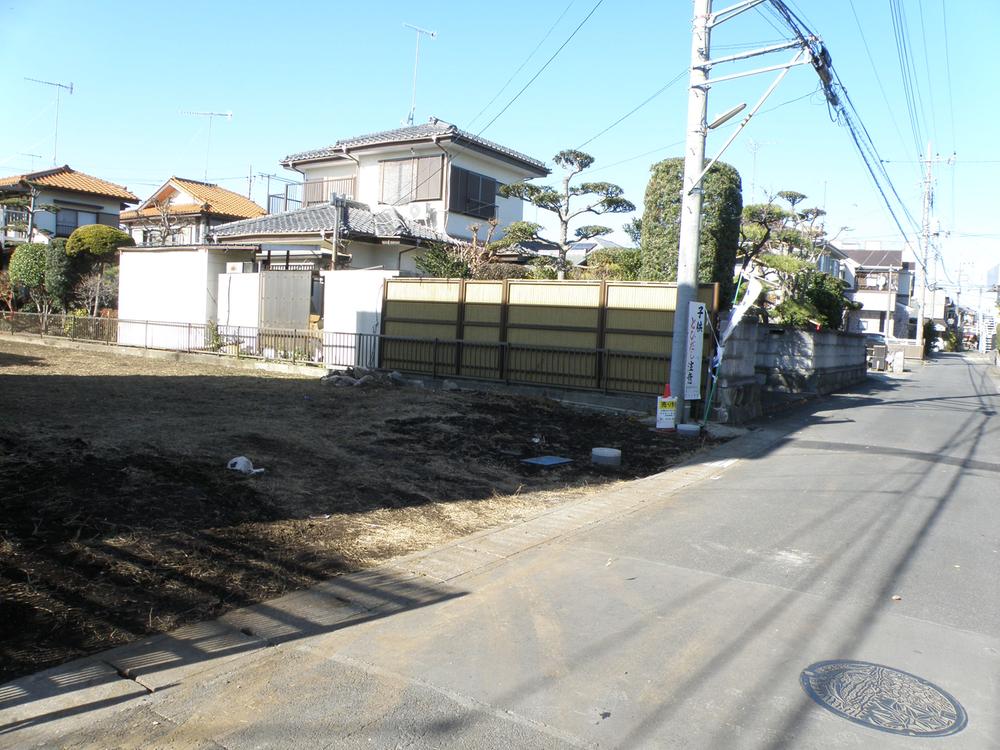 Local photos, including front road. Local (12 May 2013) Shooting