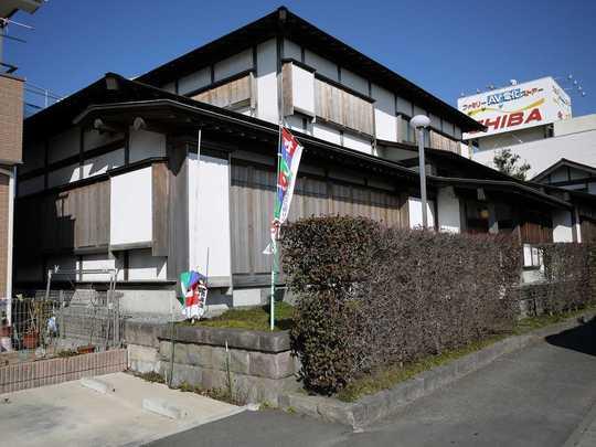 Local land photo. Solitary pine tree Maruetsu Nakatsu store 3-minute walk in the large site of 146 square meters near the intersection and convenience is also good. Usage There are many with no architectural conditions selling land.