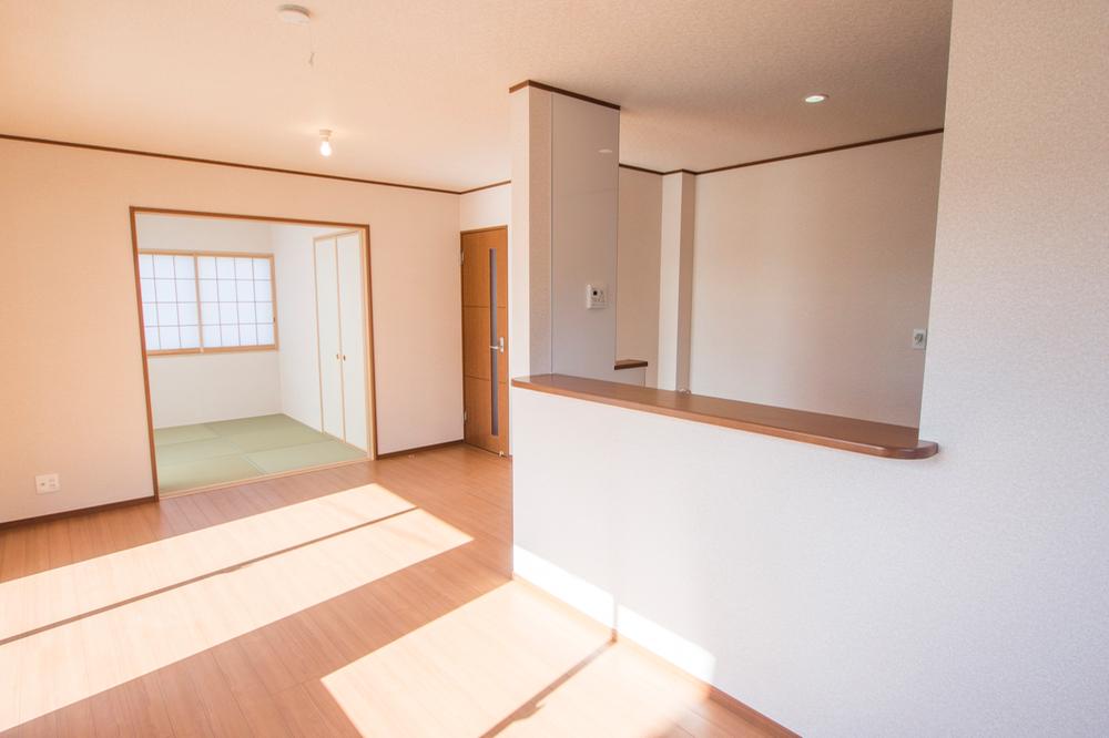 Same specifications photos (living). Example of construction 14 Pledge of leeway Sunny