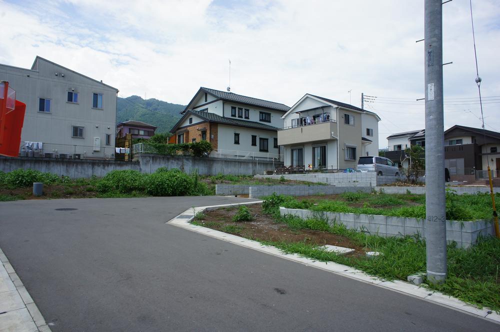 Local photos, including front road. Local (July 2013) Shooting