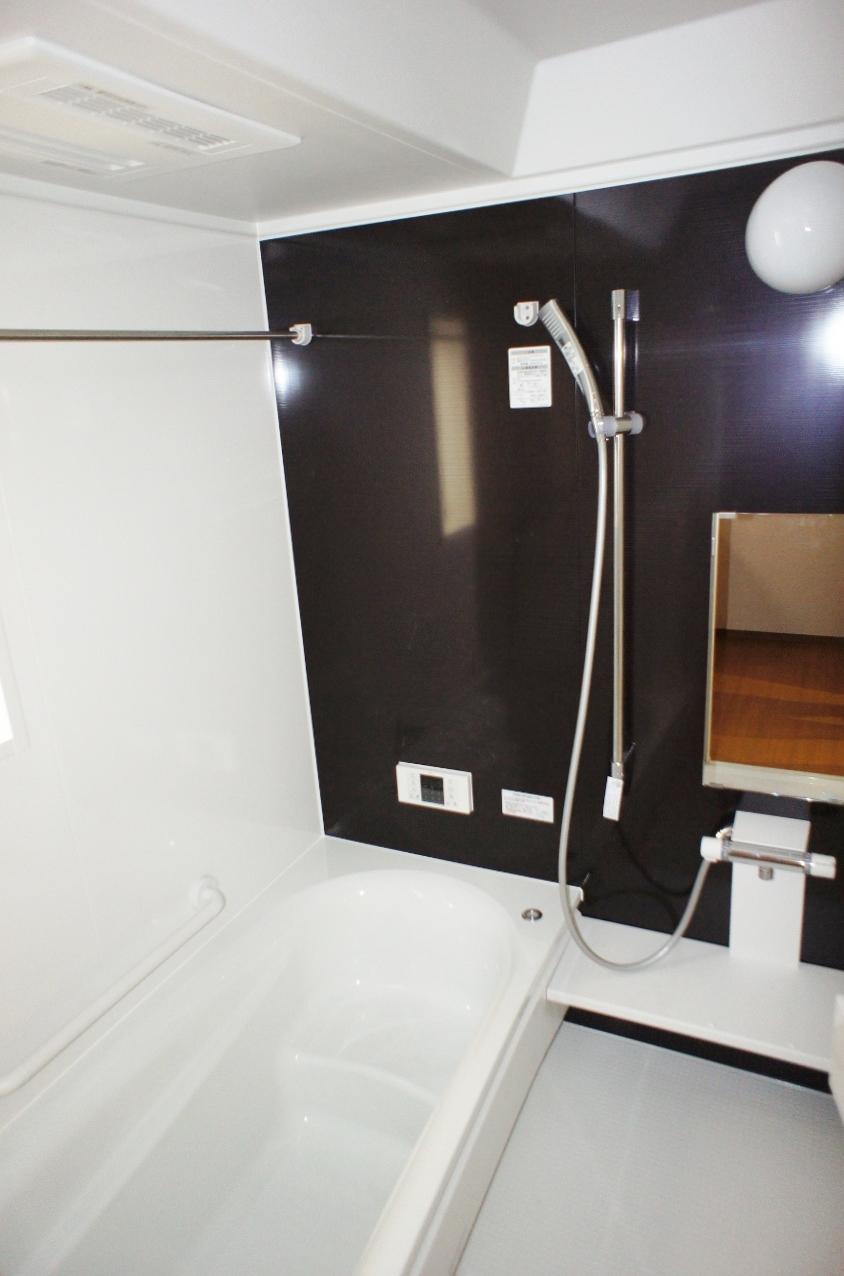 Same specifications photo (bathroom). Example of construction