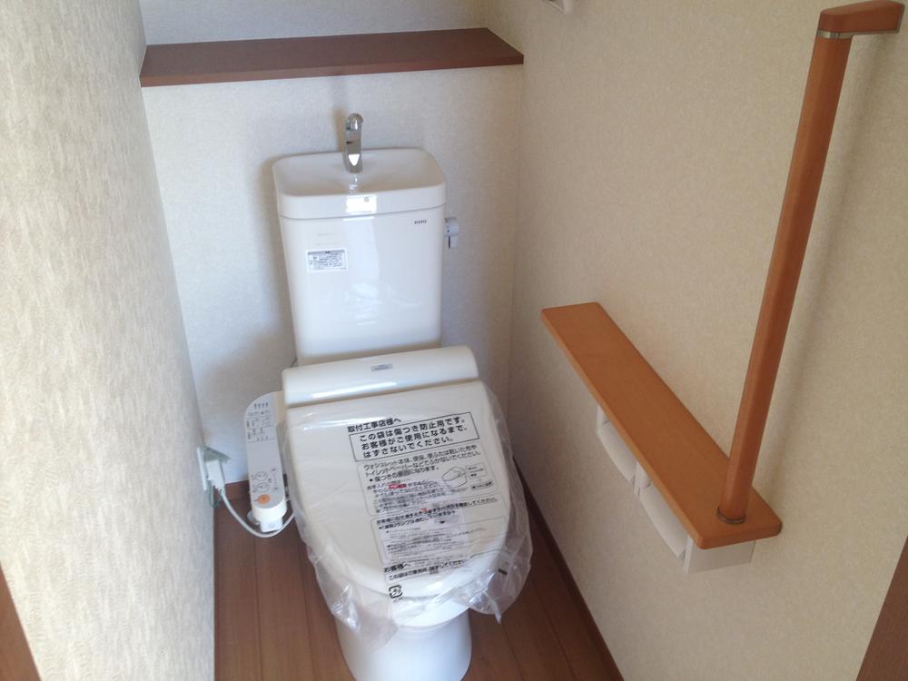 Toilet. Indoor (12 May 2013) Shooting