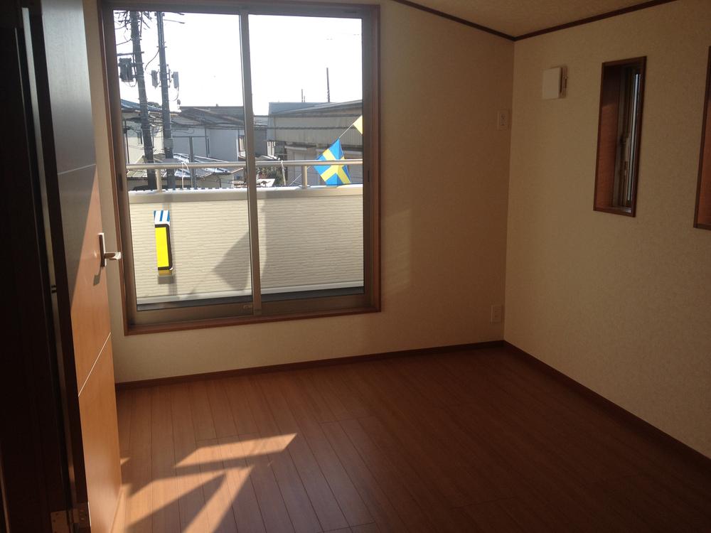 Non-living room. Indoor (12 May 2013) Shooting